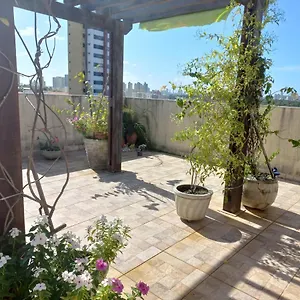 https://um-lindo-e-encantador-apartamento-com-patio.hotels-natal.net